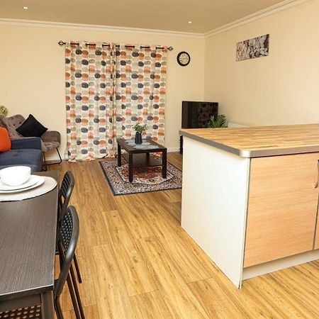 Surespring Apartment Erith エクステリア 写真