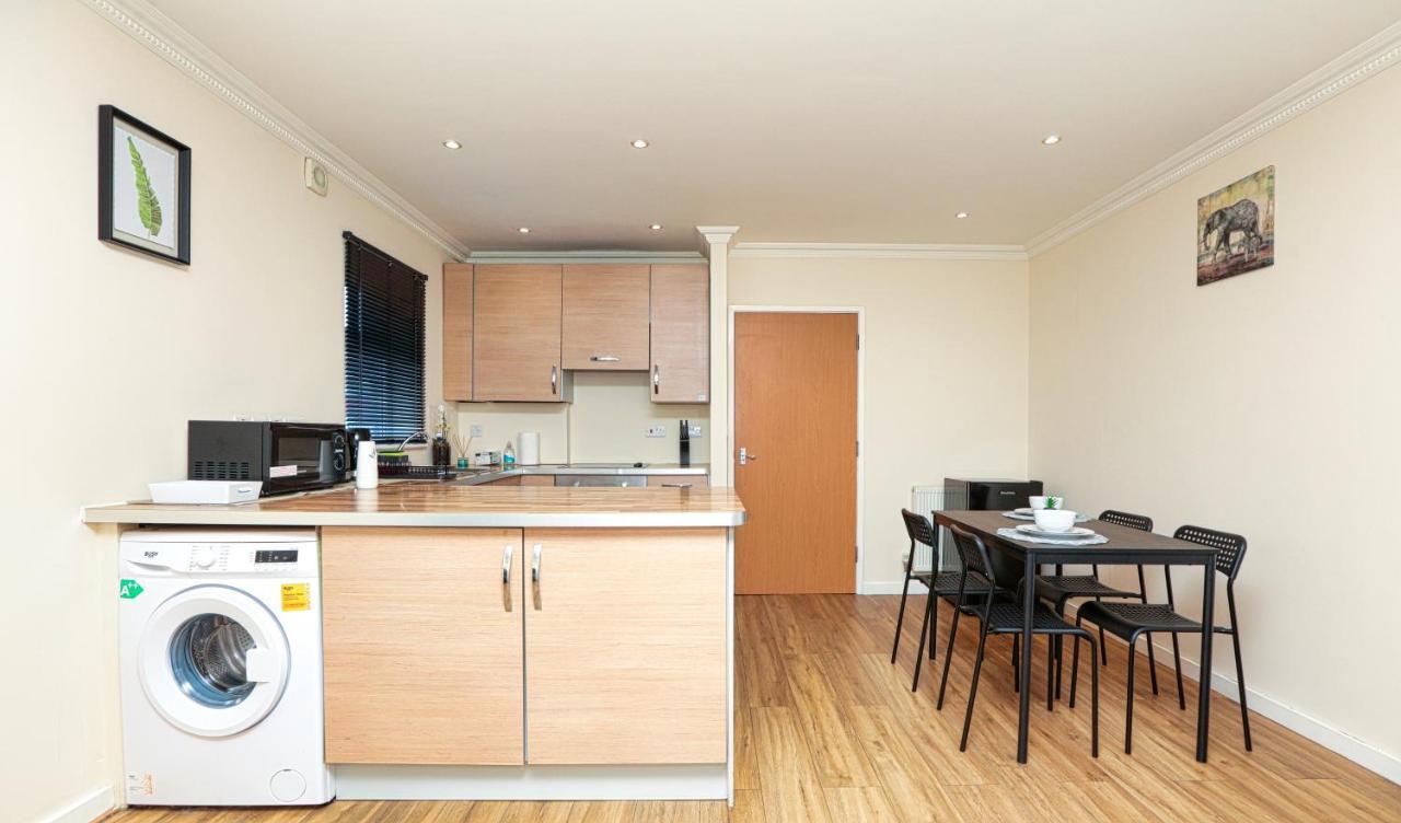 Surespring Apartment Erith エクステリア 写真