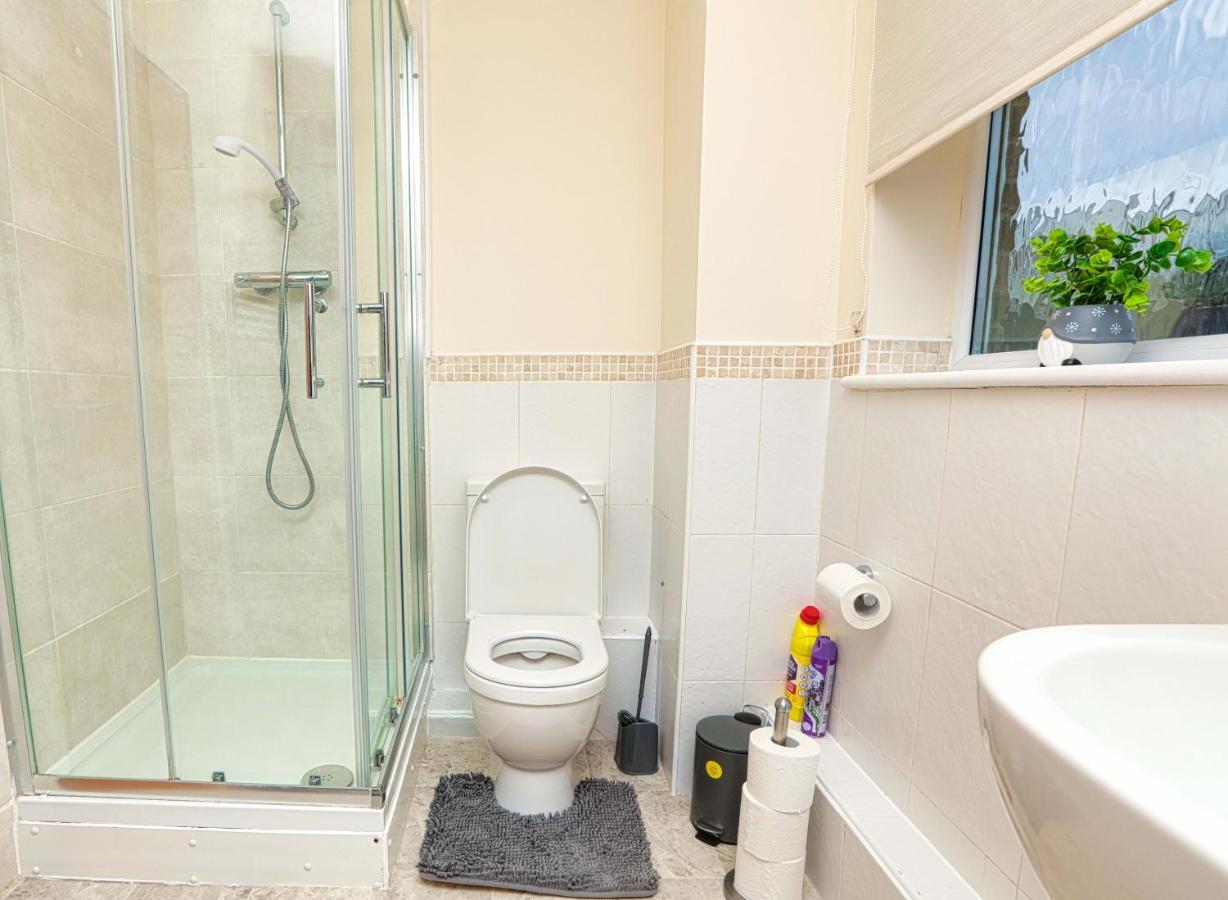 Surespring Apartment Erith エクステリア 写真